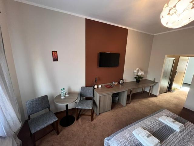 Magnolia Hotel&Restauracja Jawor Dış mekan fotoğraf
